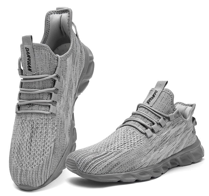 Herren Schuhe aus strapazierfähigem Material, die für lange Spaziergänge und Freizeitaktivitäten bestens geeignet sind.