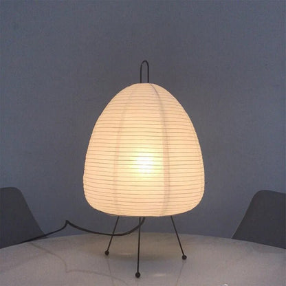Minimalistische ZenLight Tischlampe – stilvoller Begleiter für entspannte Abende.