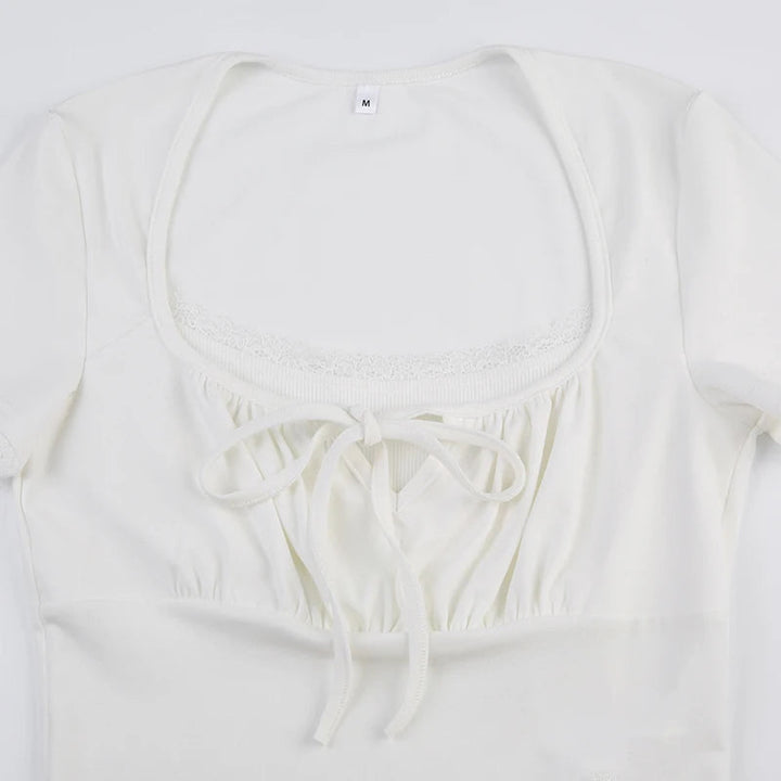 Vielseitiges Damen Crop-Top, ideal für Freizeit und besondere Anlässe.