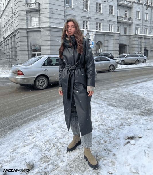 Lange Lederjacke mit Gürtel und abnehmbarem Hut - Amodafashion